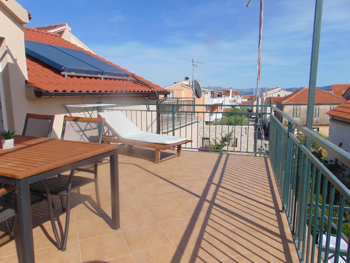 Josip Apartment *